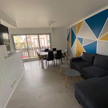 Cabourg Centre, Appartement Pour 4 Personnes A 100M De La Mer Exterior photo